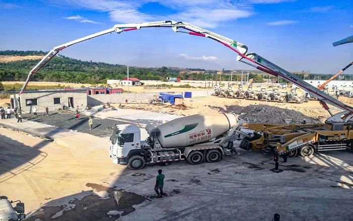 中柬同心，共建未来！徐工“智造”赋能柬埔寨基建