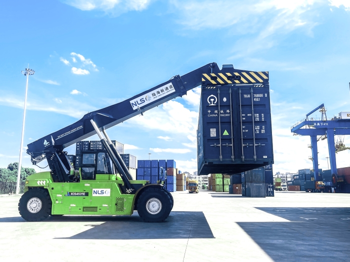 降本减碳双突破！徐工XCS4531E领航西部陆海新通道核心枢纽绿色焕新