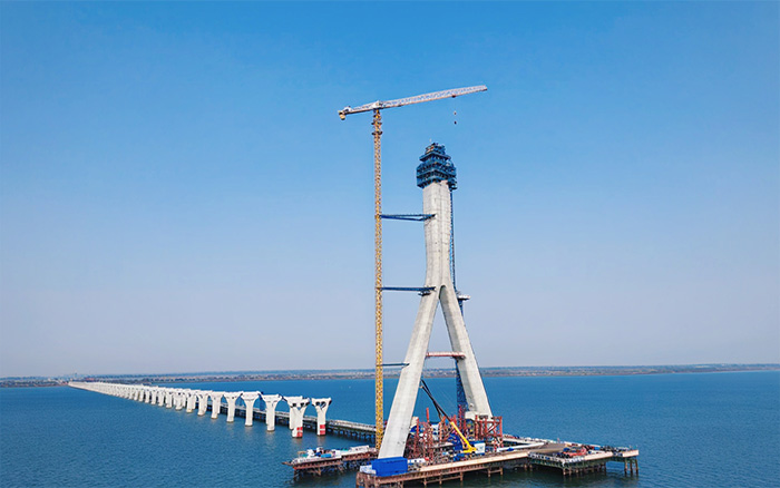 硬核实力 | 徐工塔机助建松花江特大桥备用航道桥