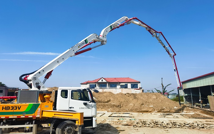 铁臂擎筑新乡村！徐工泵车“一臂到位”赋能沧州农居焕新程